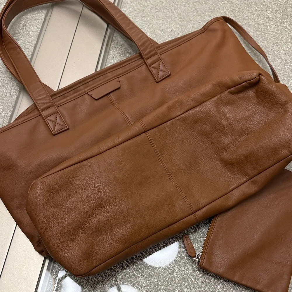 Leatherology Tote Bag with Pouch - Picture 5 of 11